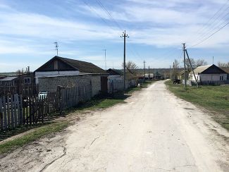 Главная улица в деревне Ивашевка