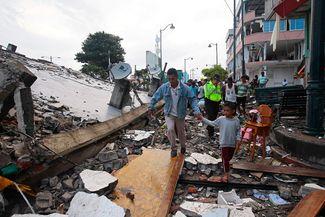 Последствия землетрясения в Эквадоре. 17 апреля 2016 года.