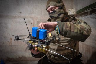 В условиях, когда украинские военные столкнулись с дефицитом боеприпасов, дроны приобретают особо важную роль