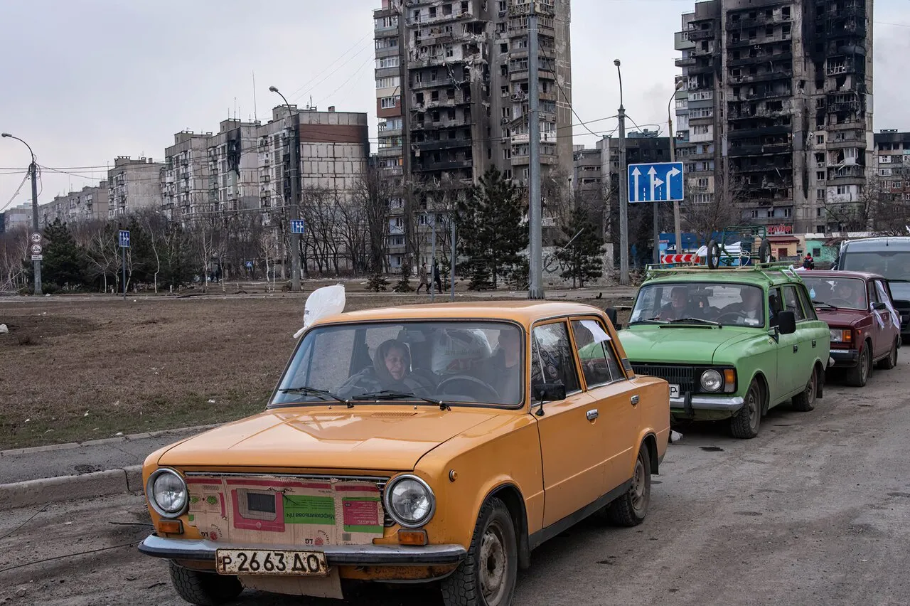 Капитан дальнего плавания Тимур Рудов провел в осажденном Мариуполе три  недели — и чудом оттуда выбрался. Вот его история До войны он поддерживал  Путина. Теперь же думает о нем иначе — Meduza