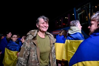 Освобожденные из российского плена украинки в Запорожье