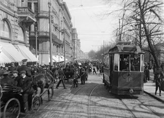 Первое мая в Хельсинки (тогда город назывался Гельсингфорсом), конец XIX века