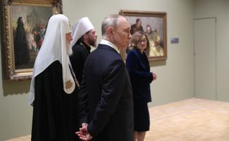 Путин посетил Третьяковскую галерею на Крымском Валу в Москве. 2021 год
