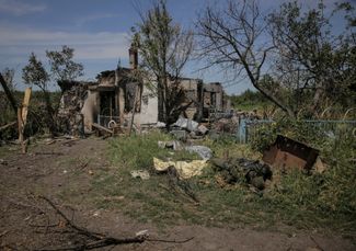 Тело погибшего военнослужащего армии РФ в Нескучном