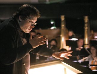 Александр Ведерников во время репетиции оперы «Война и мир» в Государственном академическом Большом театре. Ноябрь 2005 года