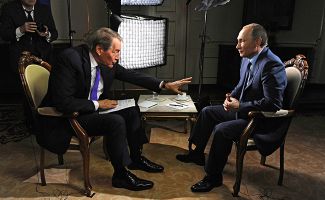 Владимир Путин дает интервью американскому журналисту Чарли Роузу