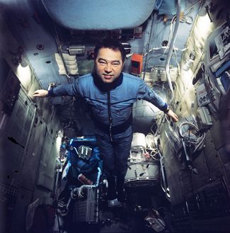 Гречко на борту космического комплекса «Союз-26» — «Салют» — «Союз-27». 5 января 1978 года