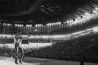 Italian singer Riccardo Fogli dazzles a crowd at Olympic Stadium in 1985