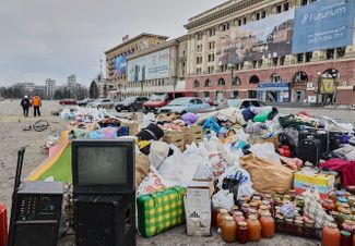 Жители Харькова собирают гуманитарную помощь