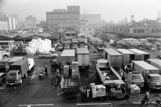 Рынок Цукидзи в октябре 1977 года.