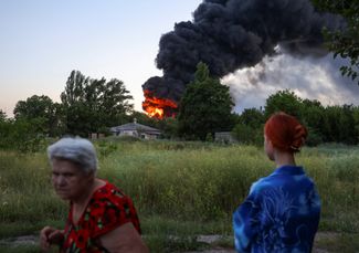 Пожар в сельской местности Донецкой области, начавшийся после обстрела
