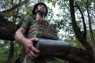 Артиллерист 52-й бригады ВДВ в оккупированной части Херсонской области Украины. 3 октября 2024 года