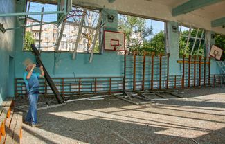 Спортзал разрушенной гимназии в Харькове после обстрела российскими войсками. Глава Харьковской областной администрации сообщил, что жертв в результате обстрела не было.
