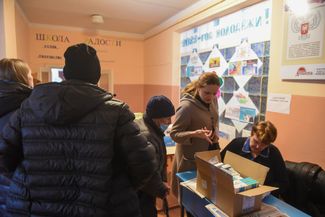 Лагерь временного размещения беженцев на территории ДНР. Новоазовск, 8 марта 2022 года