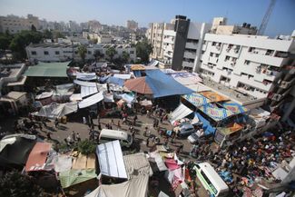 Палатки жителей Газы, укрывающихся от обстрелов на территории «Аш-Шифы». 7 ноября 2023 года