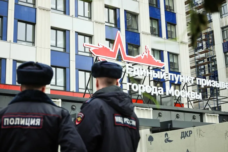 Russian police are raiding gyms, sweeping up men for conscription and deportation
