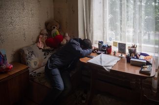 Андрей Баласанян в квартире Греты. Пока он ночует здесь: в его квартире врезали новые замки