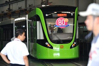 Выпуск беспроводного трамвая в Китае. 1 августа 2016 года