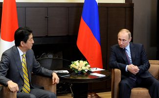 Синдзо Абэ и Владимир Путин, 6 мая 2016 года