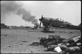 Разбитая немецкая техника на Херсонесском аэродроме, 13 мая 1944 года