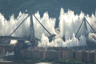 Контролируемый <a href="https://www.bbc.com/news/world-europe-48790056" target="_blank">взрыв</a> моста Моранди в Генуе, секция которого обрушилась в августе 2018 года, из-за чего погибли 43 человека. 28 июня 2019 года