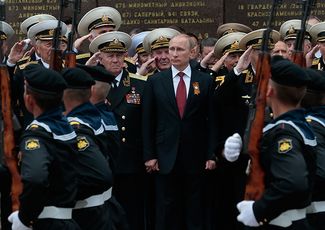 Владимир Путин на Параде Победы в Севастополе. 9 мая 2014-го