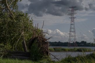 Power lines across the Daugava River. Salaspils, 2023.