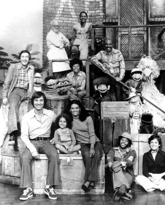 Сотрудники шоу «Улица Сезам» в середине 1970-х