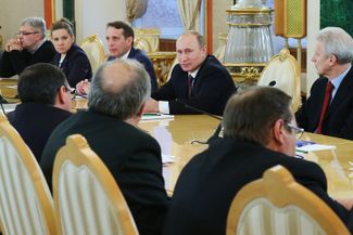 Путин на встрече с разработчиками концепции «нового учебно-методического комплекса по отечественной истории». Москва, 16 января 2014 года