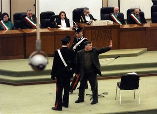 Сальваторе Риина в суде, февраль 1993 года