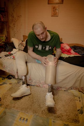 Andriy joined the AFU as a volunteer, fighting in the “Skala” battalion. During the counteroffensive near Orikhiv, his unit suffered heavy losses, only four out of 15 soldiers survived; all of them were seriously wounded. Like many of those who participated in the attempt to break through the minefields near Orikhiv, Andrei lost both of his legs below the knee. In addition, surgeons had to place implants in the bones of his shoulder blade. According to the veteran, he plans to return to the front as soon as he gets the opportunity to do so.
