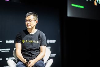 Чанпэн Чжао — глава крупнейшей криптобиржи Binance, которая намеревалась приобрести FTX, но после проверки компании отказалась спасать конкурента