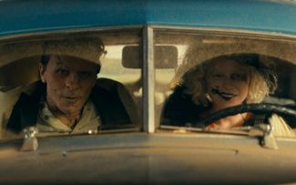 “wife!” Maggie Gyllenhaal – Another feminist interpretation of the classic story of Frankenstein’s monster. We had every reason to expect a masterpiece, but something incomprehensible appeared.