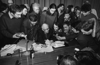 Сахаров во время интервью в Доме кино после выдвижения кандидатом в народные депутаты СССР. Москва, 22 января 1989 года