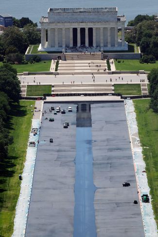 Swimming pool restoration. June 4, 2026
