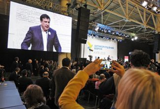 Глава Одесской области Михаил Саакашвили выступает на Антикоррупционном форуме. 23 декабря 2015-го