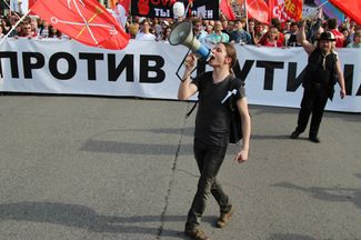 Виктор Воробьев во время «Марша миллионов» 6 мая 2012 года на подходе к Болотной площади