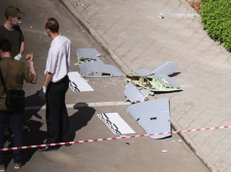 Drone wreckage at Leninsky prospekt 92, building 1