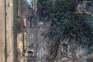 Поврежденные железнодорожные пути и станция в Октябрьском. 22 сентября 2024 года