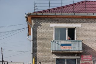 В Курумканском районе живет еще несколько ветеранов, которые участвовали в «Мечте ветерана». 90-летнему Ракше Эрдынееву поставили новые пластиковые окна. 92-летнему Даши-Дондобу Тинхалаеву отремонтировали забор и колодец