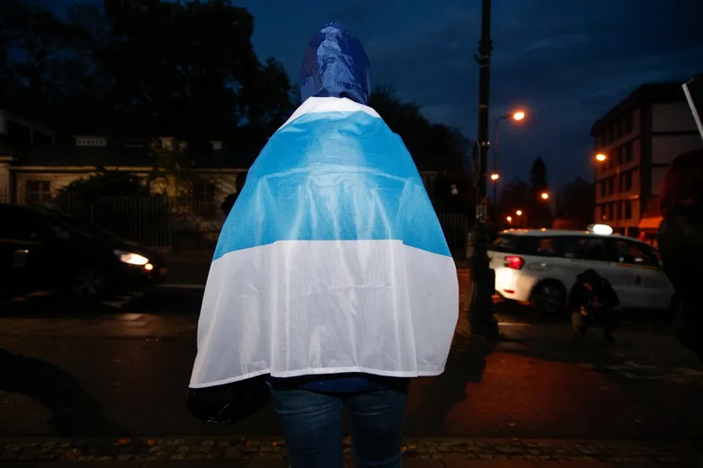Вы в эмиграции и вам срочно нужна помощь?