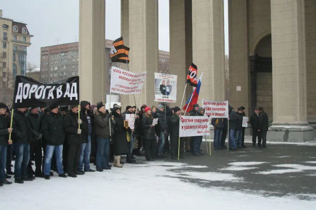 Фото: Алёна Агафонова / <a href="http://sib.fm/news/2015/03/14/pravoslavnye-aktivisty-otgovarivali-novosibirskij-opernyj-teatr">Сиб.фм</a>