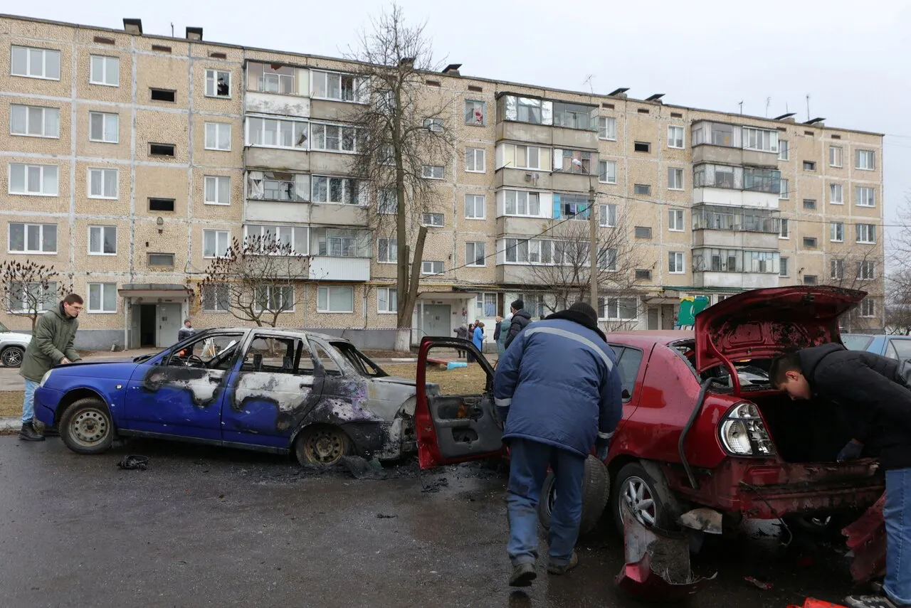 На полигоне в Запорожской области украинские военные собирают дроны и  проводят тренировки. Белгород и Донецк вновь под обстрелом Семьсот  пятьдесят пятый день войны. Фотографии — Meduza