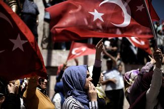 Празднование победы Эрдогана 19 июля 2016 года в Стамбуле