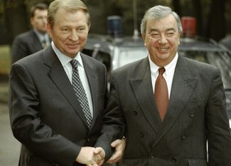 1998. Prime Minister Yevgeny Primakov (right) and Ukrainian President Leonid Kuchma.
