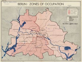 1945 год. Берлин, разделенный на зоны оккупации армиями союзников
