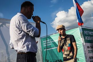 Алексей Навальный на митинге Демократической коалиции. Калуга, 11 июня 2015 года