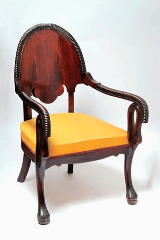 Кресло для гостиной. Россия, начало ХХ века. Красное дерево, береза, резьба, столярная работа