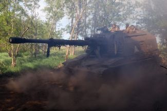 Самоходная гаубица «Мста-С» российской 291-й гвардейской артиллерийской бригады в Запорожской области 
