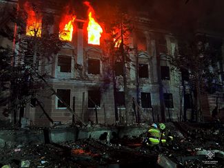 Пожар в историческом здании Николаева после российского удара